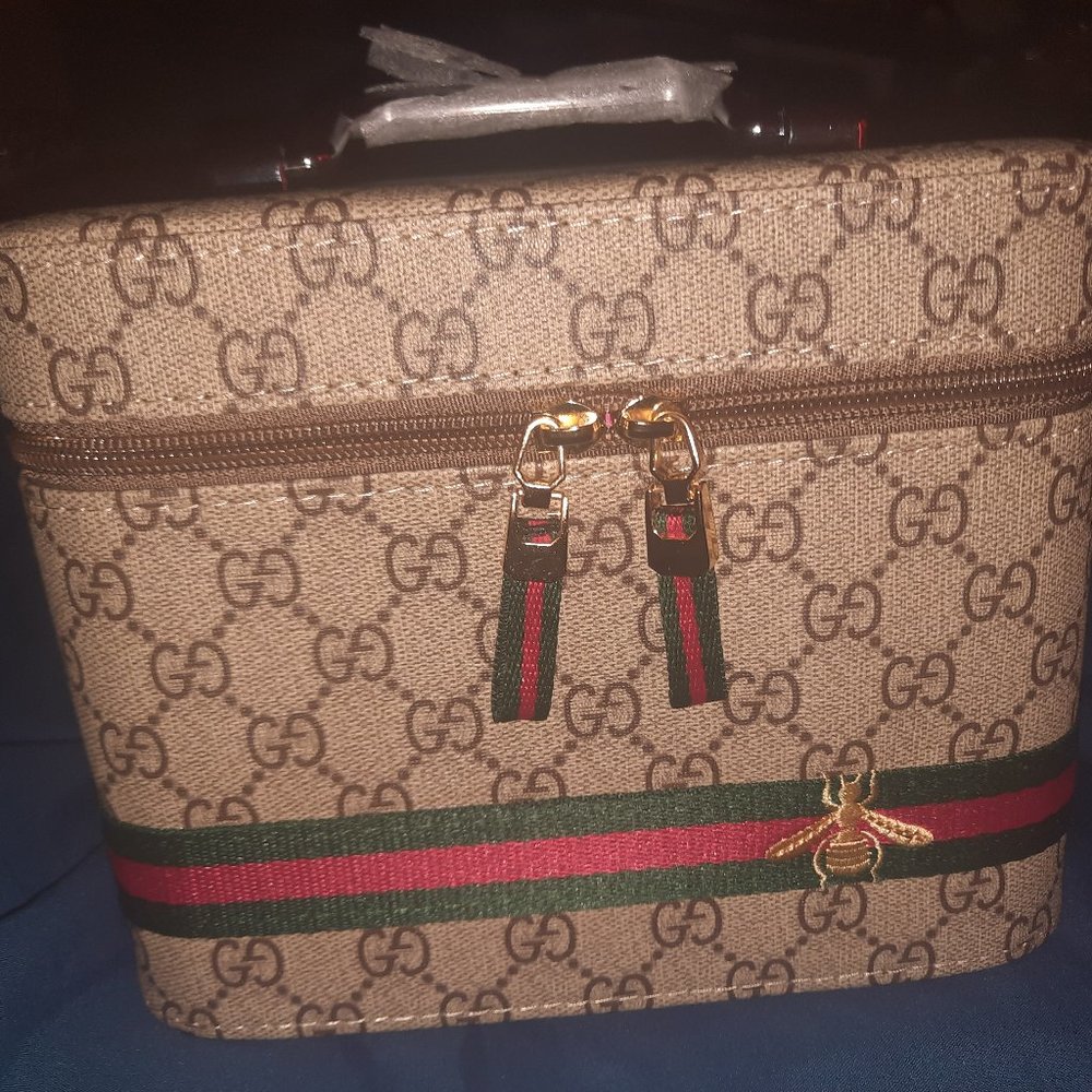 Makeup vanity case